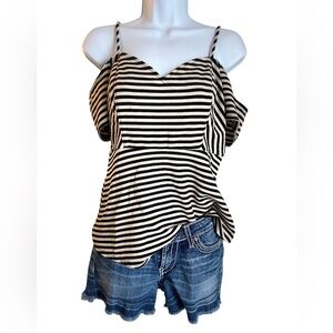 DAYTRIP OFF SHOULDER SWEETHEART NECKLINE STRIPPED BLOUSE